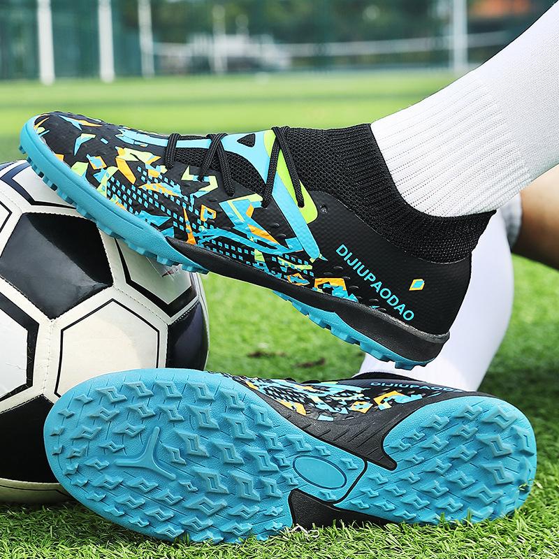 Football Shoes Long Nails Adult Football Shoes Sneakers Lightweight Students Artificial Grass Professional Training Broken Nails New