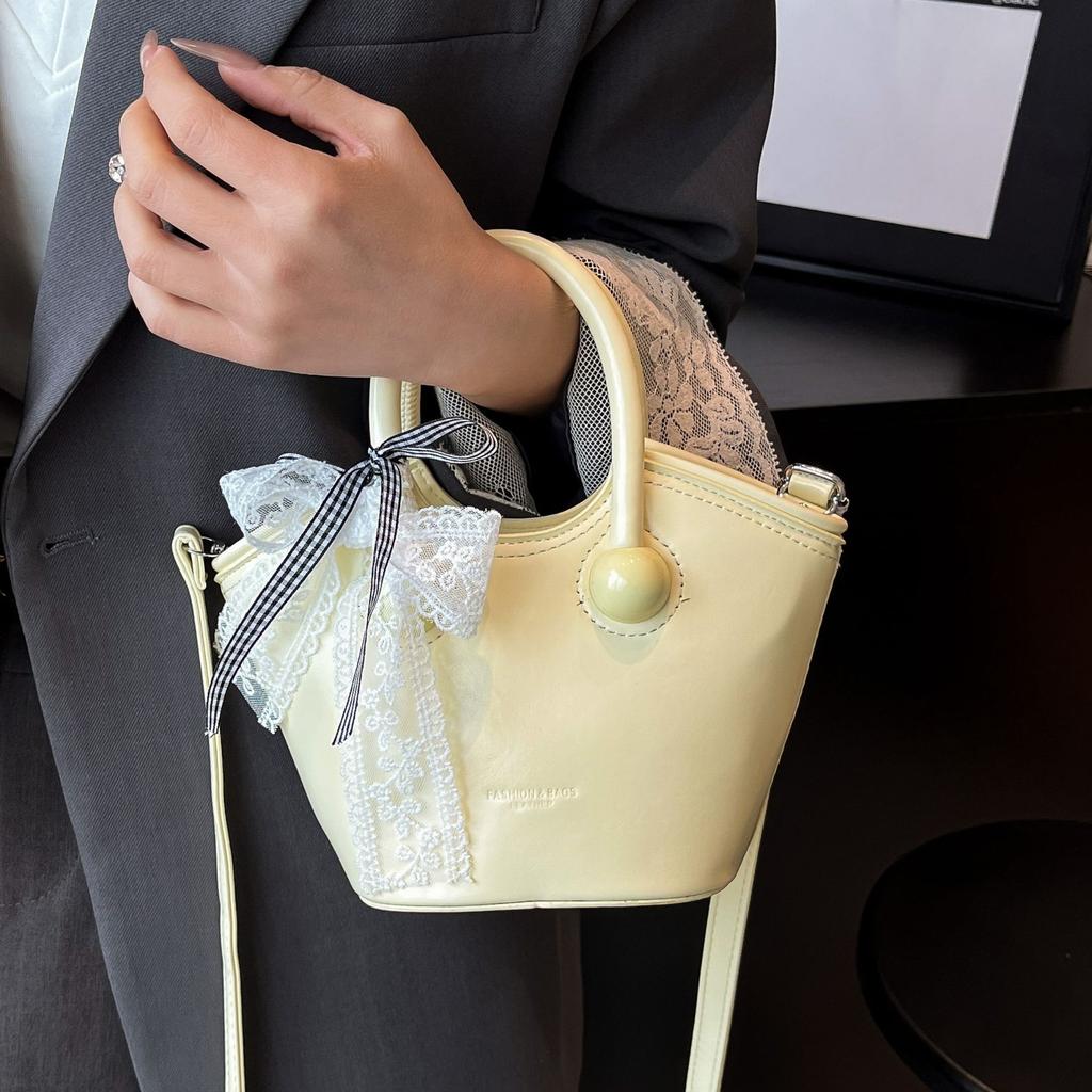 Korean Niche Bag Women's 2025 New Spring and Summer Versatile Handbag Popular Single Shoulder Messenger Bag Bucket Bag