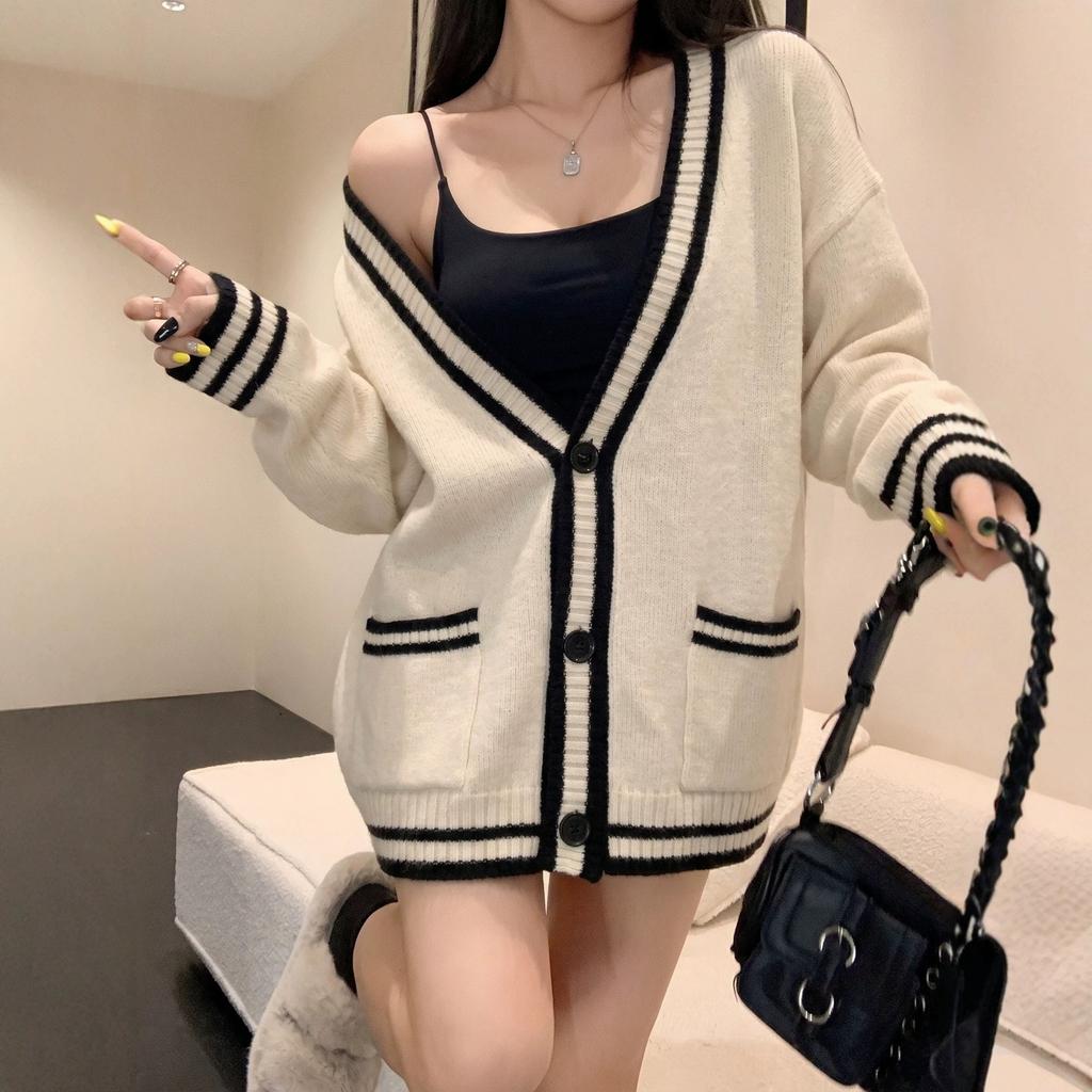 Contrasting color pocket knitted cardigan jacket women's high-end sense loose and lazy college style autumn and winter outer sweater