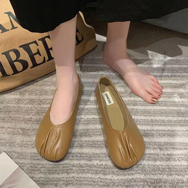 Soft-soled pregnant women's pleated flat-soled Doudou shoes, new non-slip shallow single shoes, comfortable grandma shoes