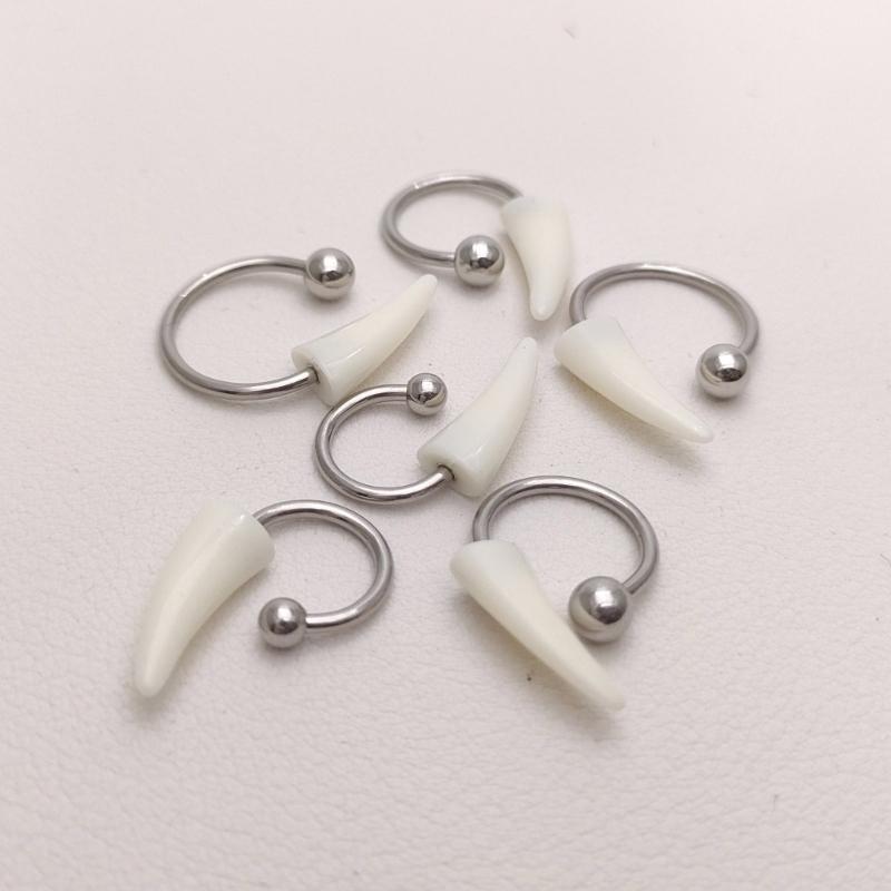 Fashionable Punk Fangs Lip Rings Resin Horseshoe Barbell Fashion Lip Clip Suitable for Statement at Parties and Event
