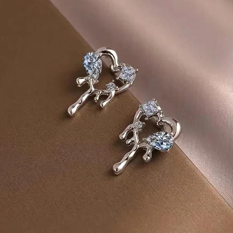 

1Pc Fashionable Heart Earrings, Sweet and Cool Design, Melted Heart Earrings серебряный