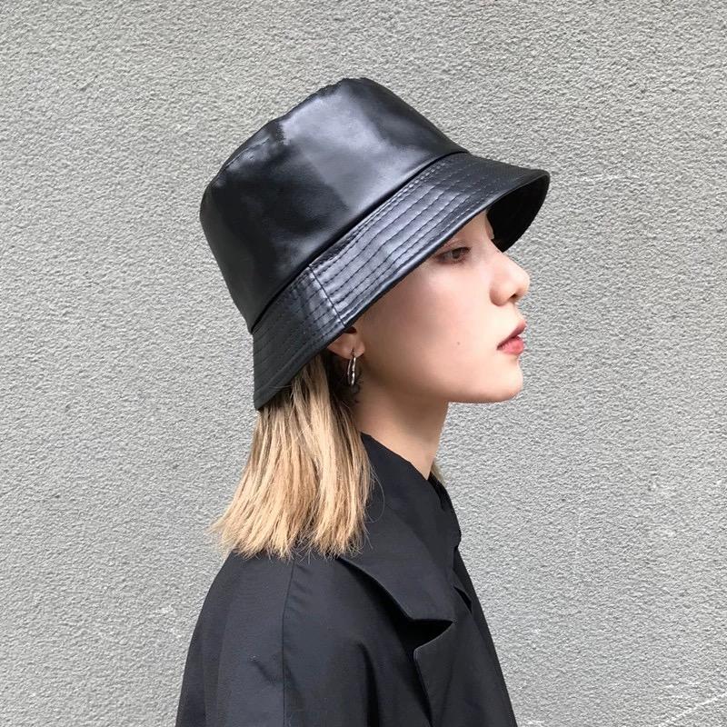 Cappelli a secchiello in pelle verniciata di nicchia Nuovi unisex Parasole Semplici Traspiranti Bicolore Versatili Moda Personale Cappelli da pescatore