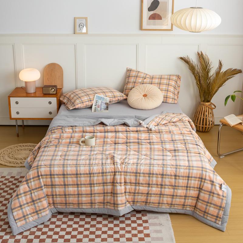 Light Luxury Simple Plaid Quilt Summer Lightweight Comforter Machine Washable Soft Comfortable Breathable Can Sleep Naked