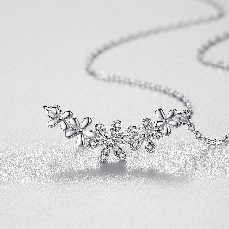 Tancise S925 Sterling Silver Necklace Women's Korean Version Simple Sweet Little Daisy Pendant Neck Chain Ins Clavicle Chain