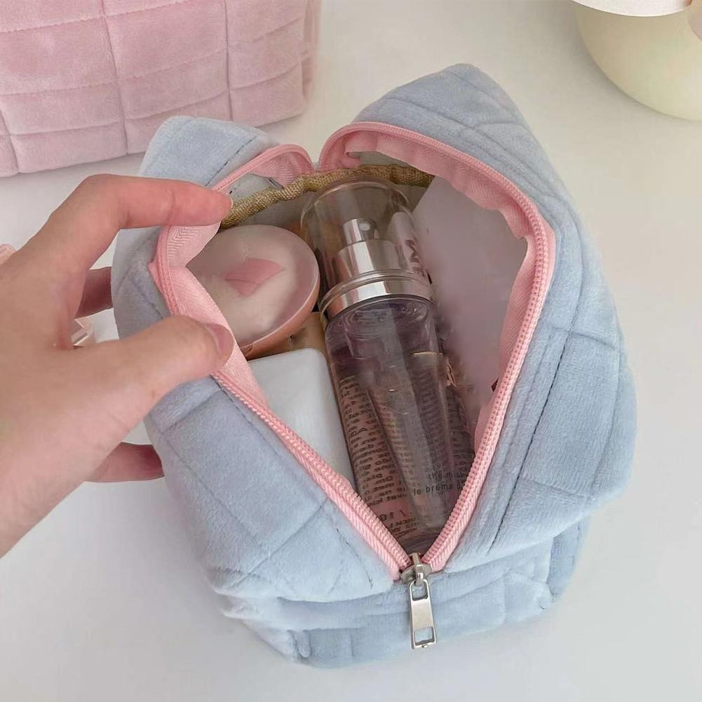 Small Plush Makeup Bag Travel Cosmetic Bag Cute Pencil Pouches Purse Preppy Zippered Toiletry Bag Storage Organizer for Teens
