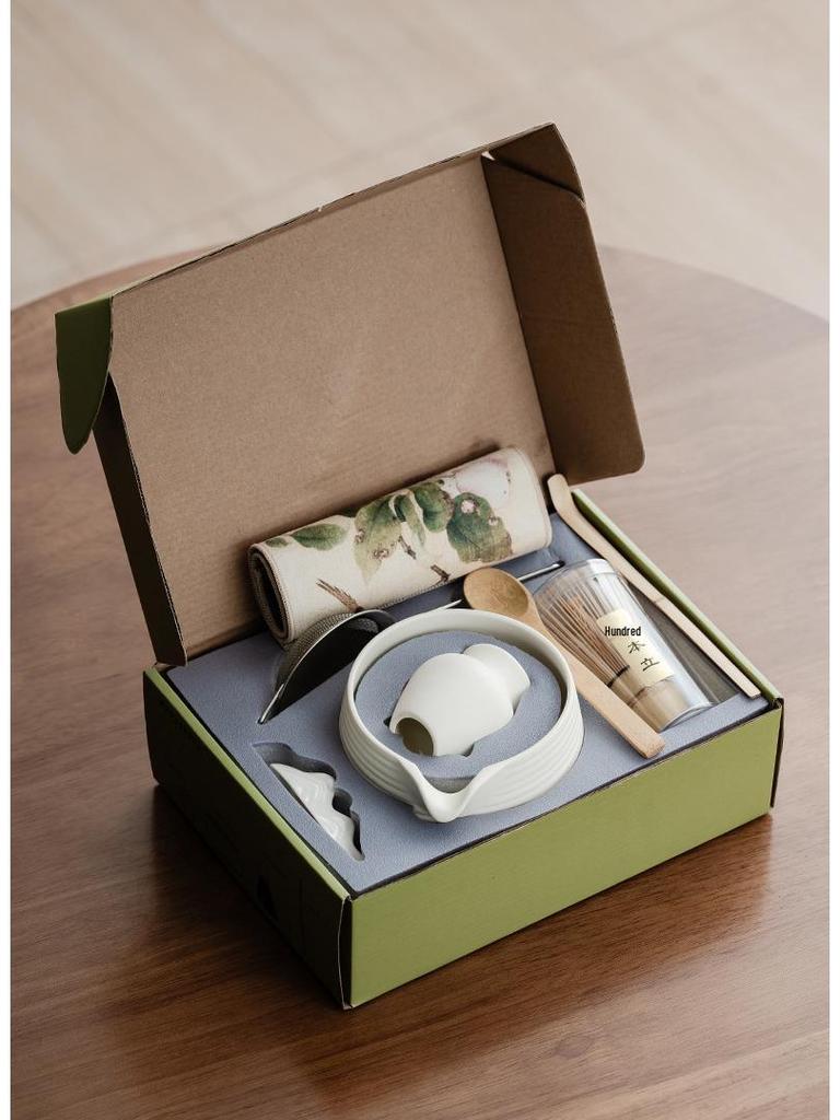 Ręcznie robiona duża japońska ceramiczna miseczka do matchy i zestaw trzepaczki