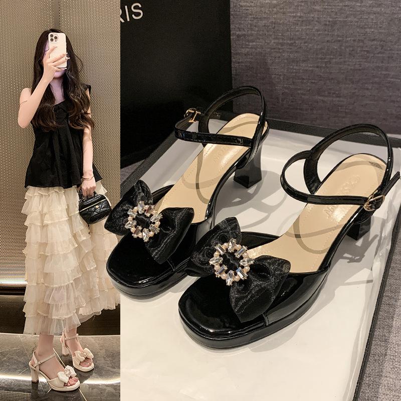 Fashion Hot Selling 2025 Summer New Block Heel Versatile One Buckle Strap Open Toe High Heels Bow Rhinestone Square Toe Sandals Women