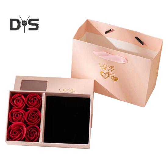 Eternal Roses Gaveeske Bevarte Blomster Smykkeskrin for kvinner Kone Mamma Bursdag Morsdag Valentinsdag Julegave