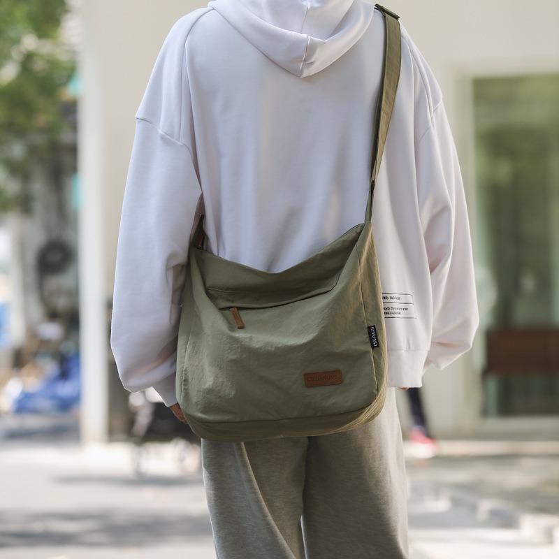 Large-capacity Casual Tote Bag Women's New Lightweight and Versatile Shoulder Messenger Bag Class Commuter Cloth Bag
