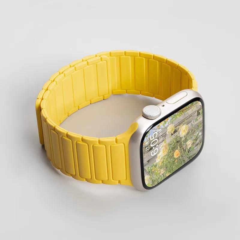 

Silicone Strap for Apple Watch 46mm 42mm 49mm 45mm 41mm 44mm 40mm Magnetic Band for IWatch Ultra 2 Series 11 10 9 8 7 6 SE 5 4 3 S10-42mm 38 40 41mm