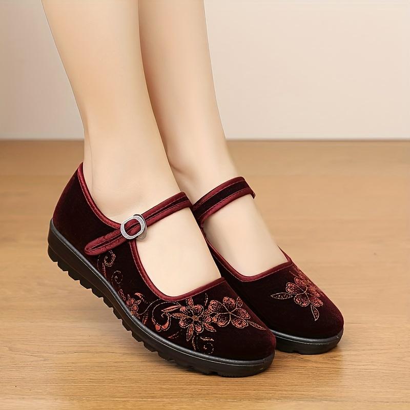 Women's Soft-Soled Non-Slip Casual Cloth Shoes for Middle-Aged and Elderly Flat-Soled Breathable Slip-On Mom Shoes for Seniors