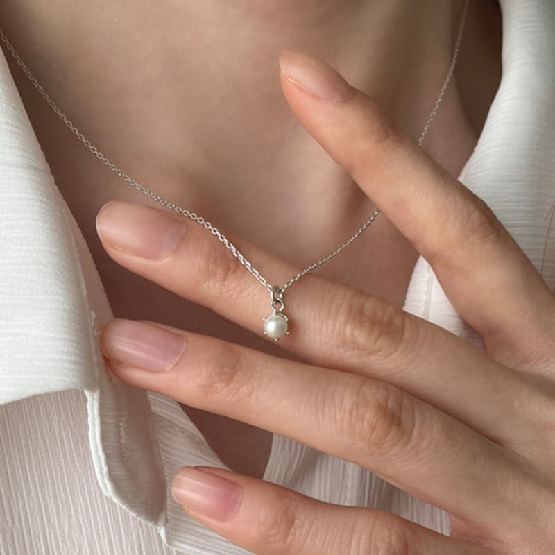 Melliv Silver 6-Prong 4mm Mini Pearl Necklace _mvn24