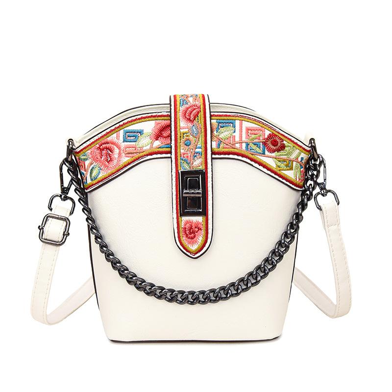 Retro Ethnic Style Embroidered Women's Shoulder Bags Soft PU Casual Ladies Messenger Bags Commuter Texture Women's Crossbody Bag for Mother's Day Gift