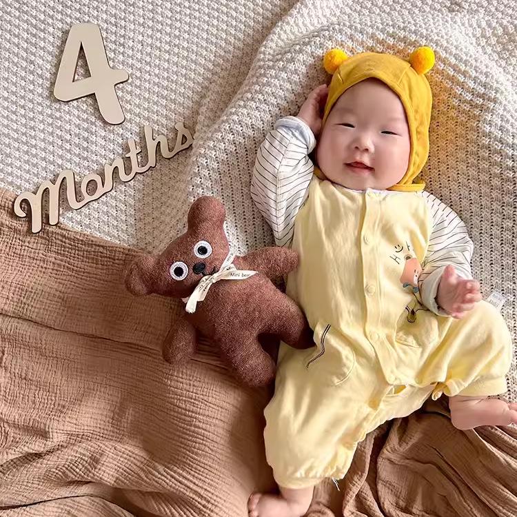 Nordic Baby Milestone Wooden Sign: 1st Year, Full Moon, 100 Days Birthday Photo Props