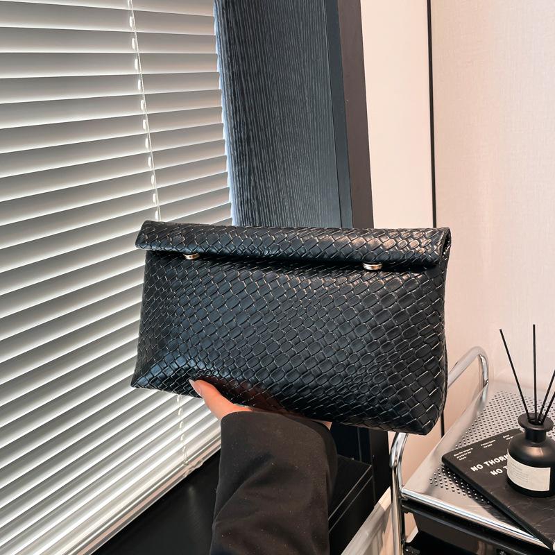 Casual Versatile Messenger Bag for Women 2025 Spring and Summer New Korean Version Shoulder Bag Fashion Trend Commuter Pillow Bag for Women