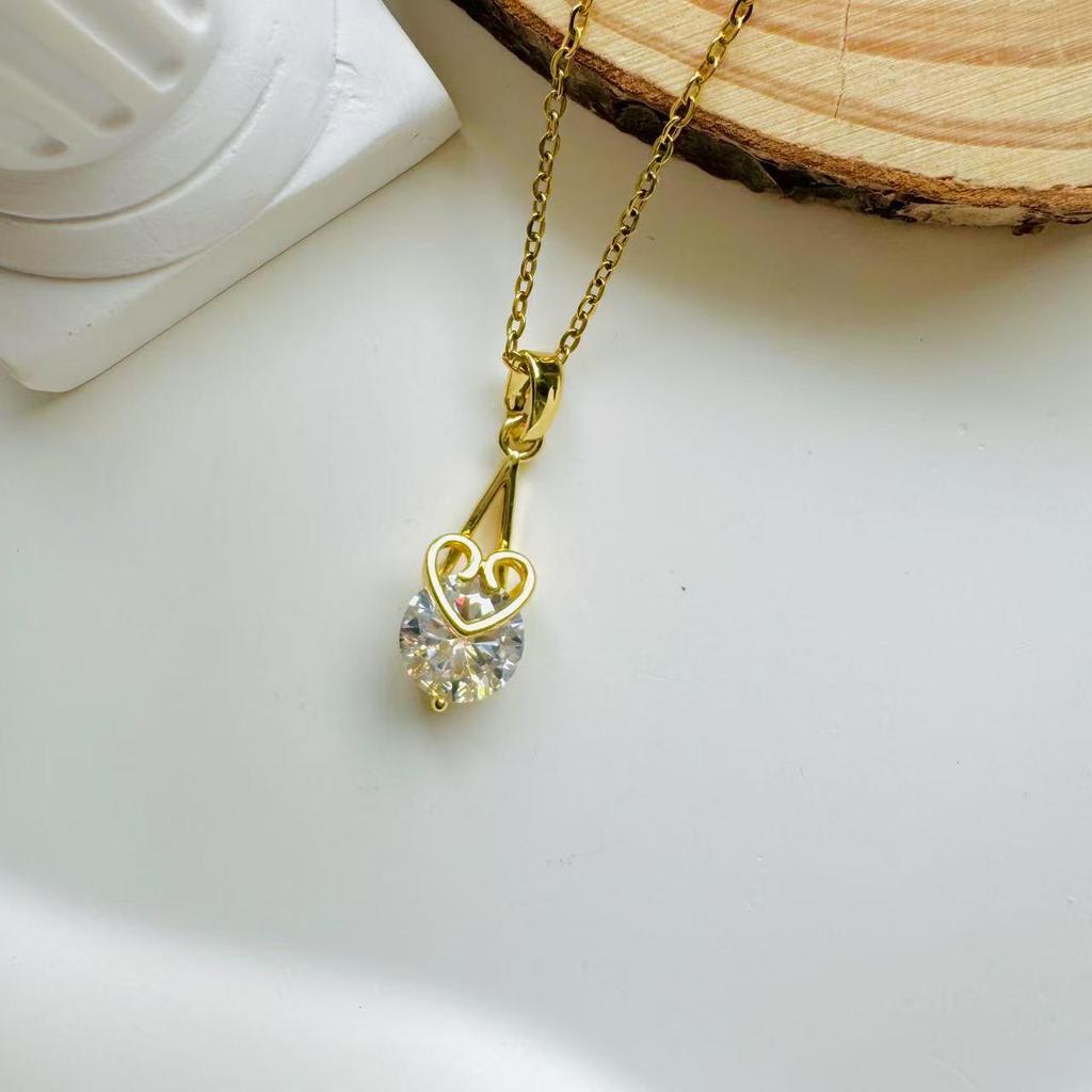 Retro INS Style Multicolor Zircon French Peach Heart Necklace with Diamonds and Titanium Stainless Steel