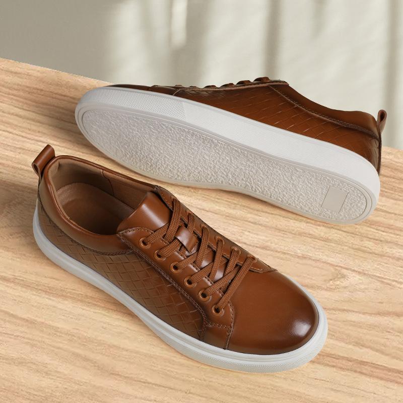

Новые мужские кеды на шнуровке, корейская версия, модные однотонные универсальные туфли на мягкой подошве, мужские повседневные туфли 2025 wish 46 коричневый