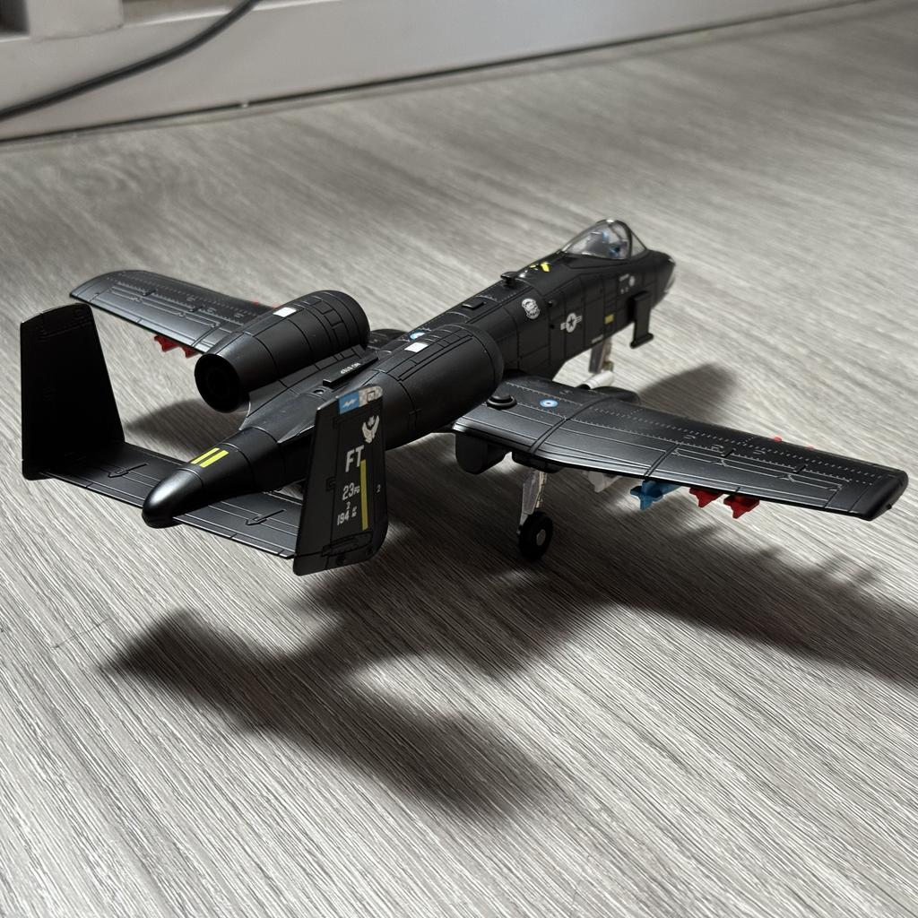 1/62 A-10 Thunderbolt II Warthog Samolot Metalowy Odlewany Ciśnieniowo Model Samolotu Kolekcjonerski Ozdoby dla Miłośników z Dźwiękiem i Światłem Chłopcy