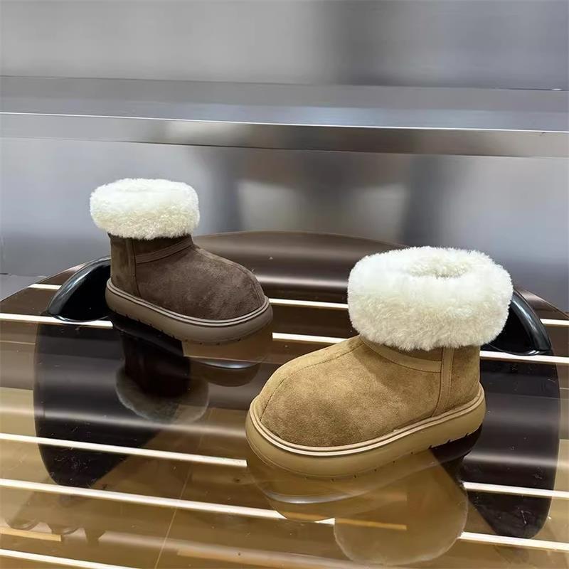 Thick-soled fluffy slippers are worn outside, autumn and winter new velvet thermal toe shoes, snow boots and cotton shoes.