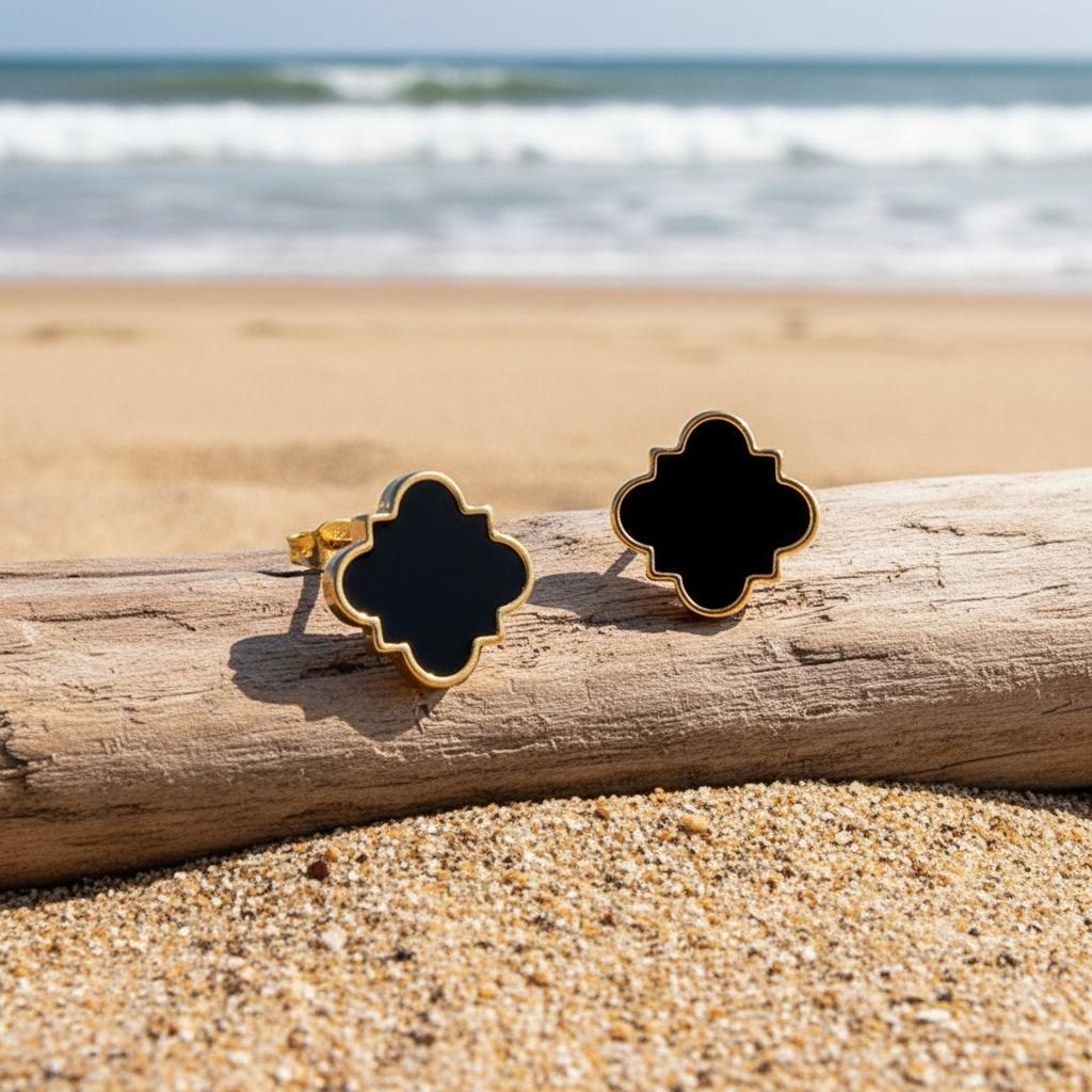 Western Easy Temperament Lucky Clover Stud Earrings Black Temperament Premium Suitable for Commuting Daily Jewelry