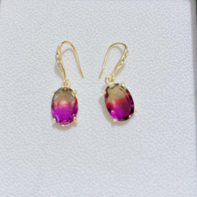 

Жіночі сережки-гвоздики з імітацією натурального аметисту, інкрустовані турмаліном та кристалами Seiko, ювелірні вироби