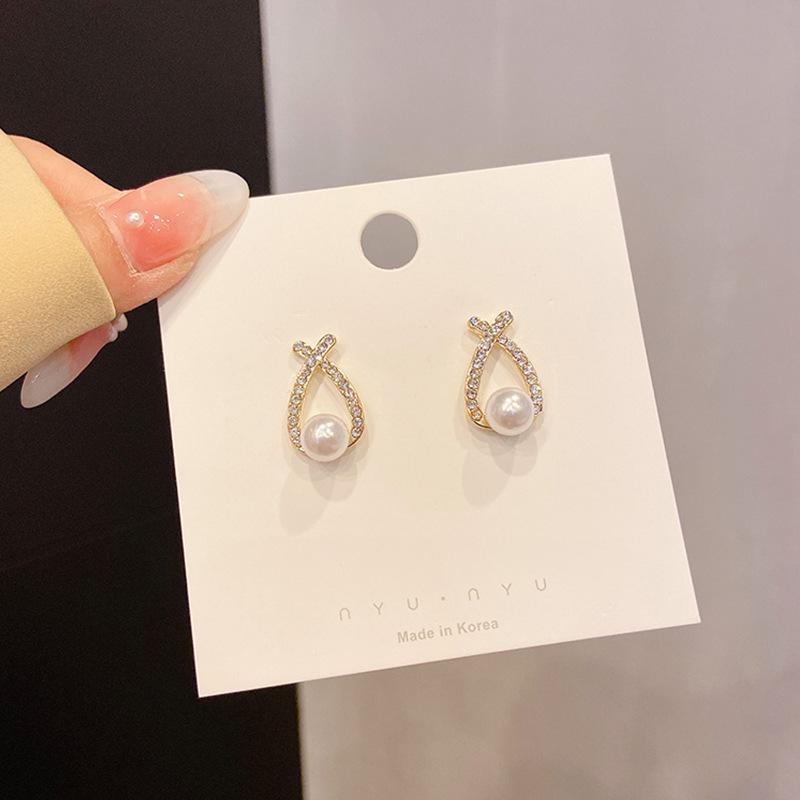 Women's High-End Plain Hoop Earrings: Light Luxury Ear Drops & Studs, Niche Design for Autumn/Winter.