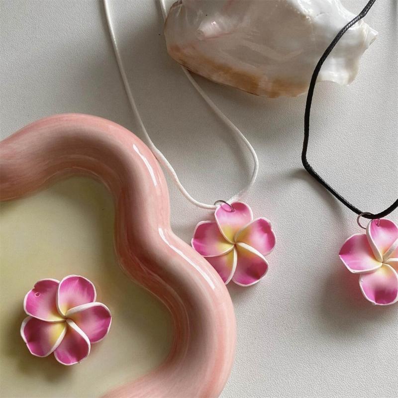 Flower Pendant Charm Necklace for Women Girls Trend Clavicle Chain Choker Chains Holiday Party Jewelry Accessory Gift