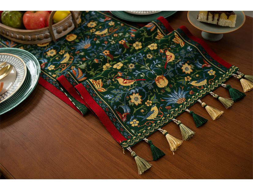 American Retro Jacquard Magpie Flower Tassel Table Runner/Bed End Polyester