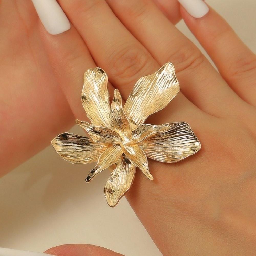 Verstellbarer Metall-Blumenring Zink Zinklegierung Unregelmäßiger Geometrischer Blütenblattring Gold Großer Floraler Ring Party