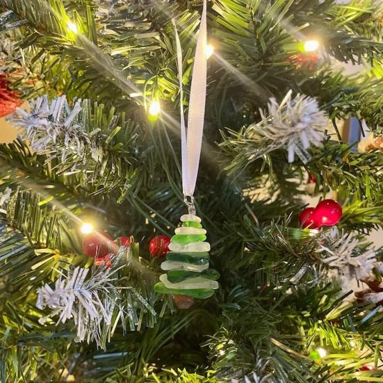 Sea Glass Christmas Tree Ornament Sea Glass Tree Resin Craft Ocean Beach Xmas Hanging Ornament for Home Collection Holiday Decoration