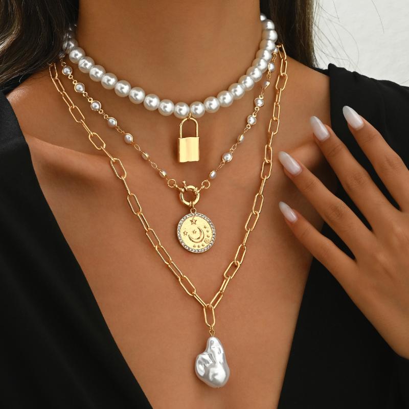 Vintage Layered Pearl Necklace For Women Gold Plated Multi Layer Chain Choker With Heart Lock Pendant For Party Daily Jewelry