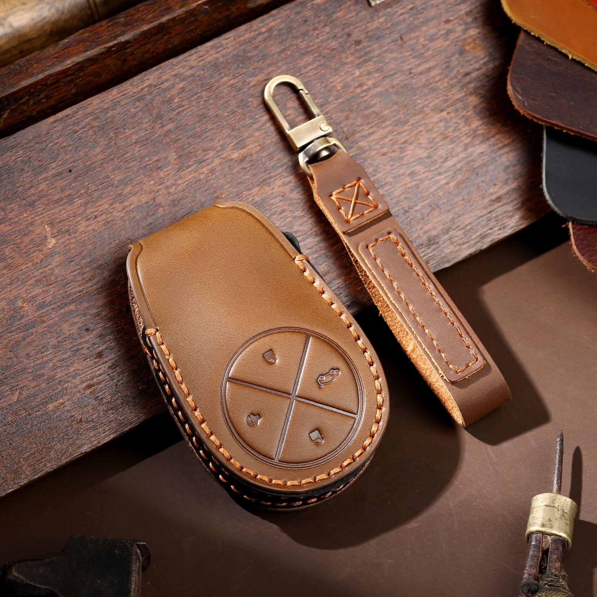 

The key case is suitable for NIO key cover ES6ES8 handmade car key cover handmade leather.