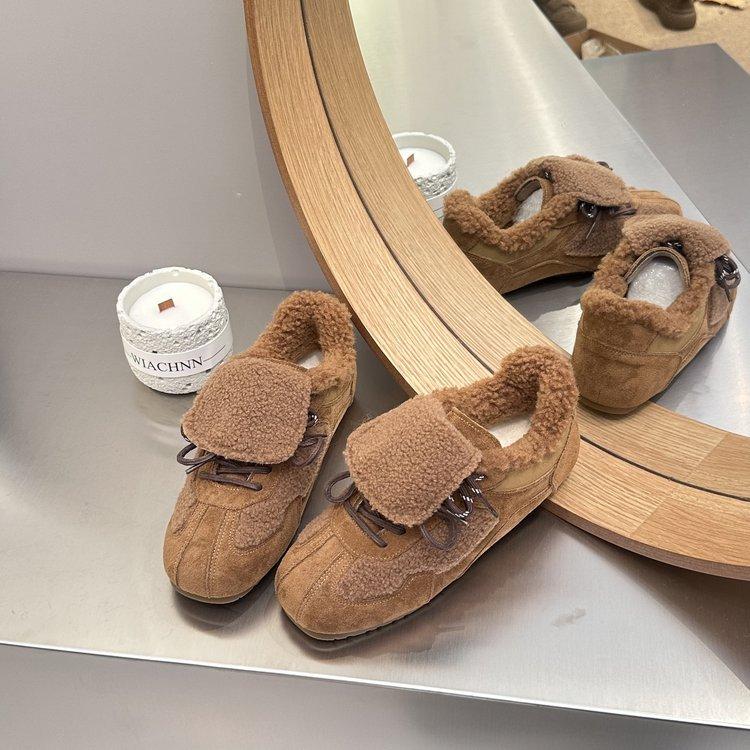 

Ретро велюровые немецкие тренировочные туфли на плоской подошве с мягкой подошвой для женской зимы 2025 года, новые пушистые туфли с внутренней платформой, универсальные теплые хлопковые туфли 40 верблюд