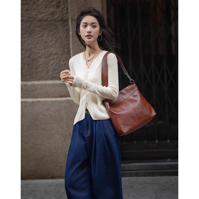 De Mana Women's Round Neck Knit Sweater