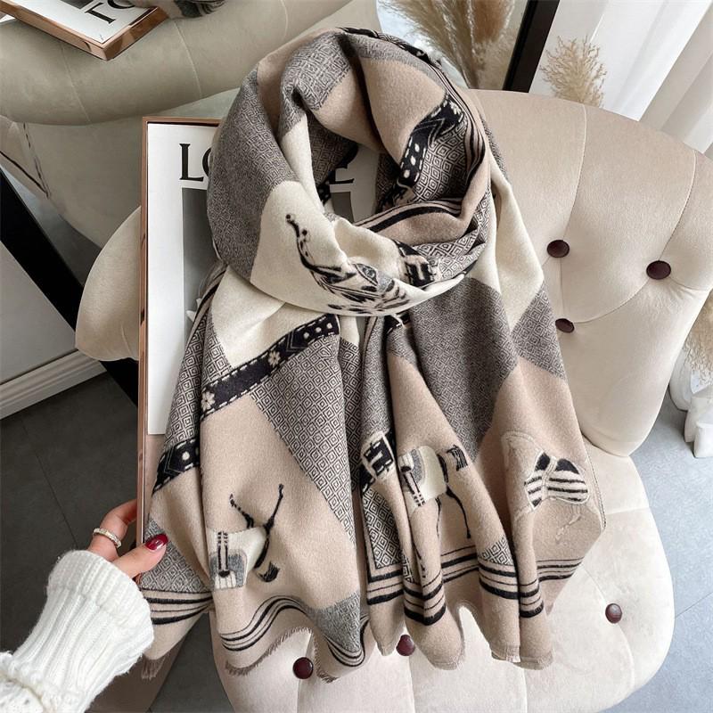 400g Retro Ethnic Bluebird Scarf: Women's Winter Warm Neck Warmer, High-End Imitation Cashmere Shawl.