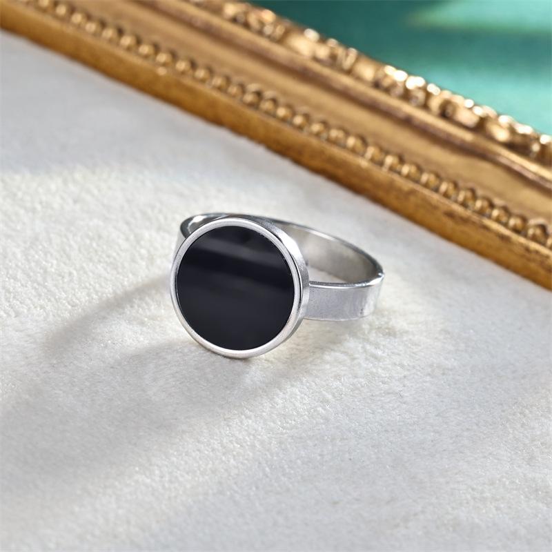 Modne europejskie i amerykańskie pierścionki retro: Wysokiej klasy, pasująca do wszystkiego stal nierdzewna i tytanowa dla influencerów