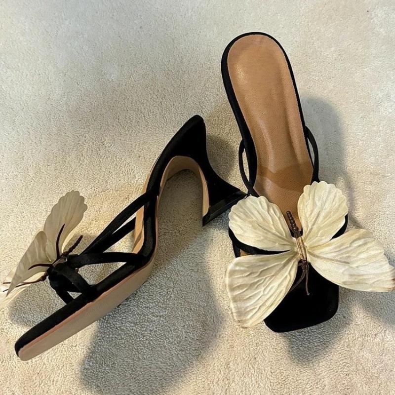 Leder Französisches Nischen-Temperament Schmetterling Ein-Riemen-Slipper Damen Neue Frühling und Sommer Dicke Sohle Hoher Absatz Sandalen