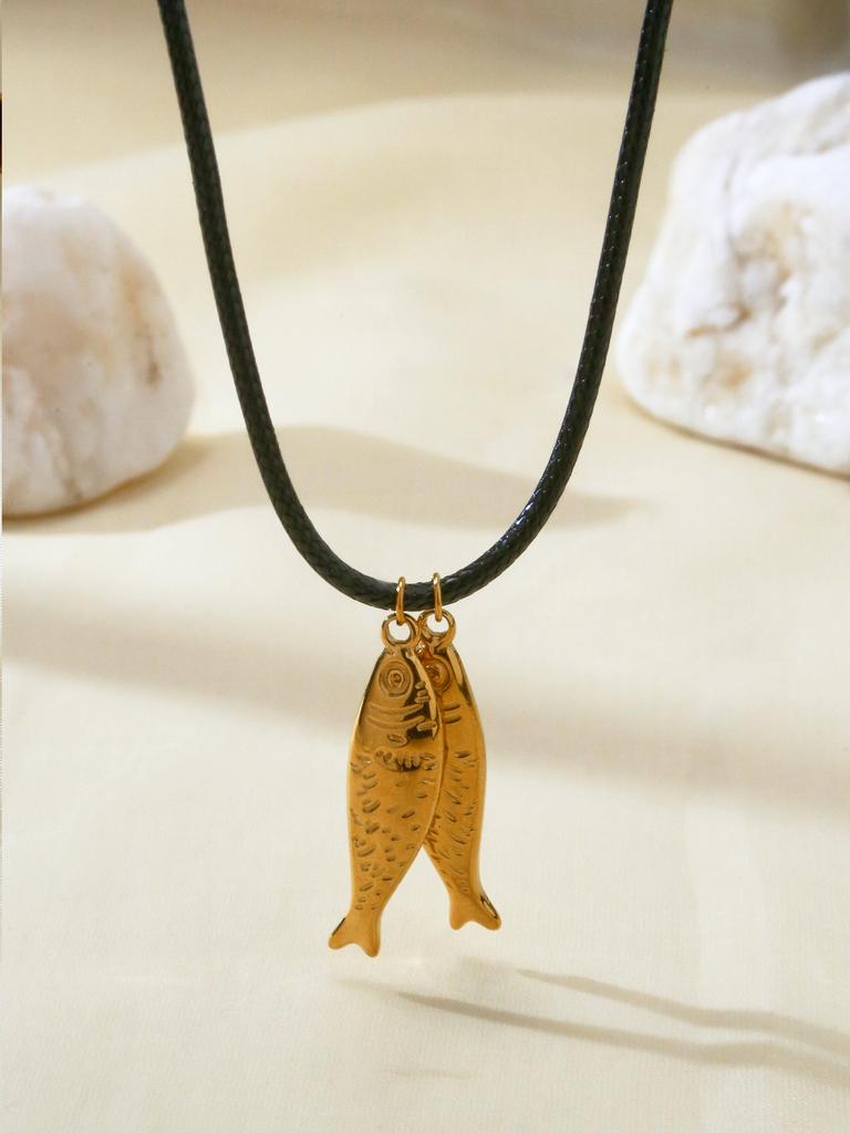 1 Piece Bohemian Summer Beach Delicate Simple Stainless Steel Fish Pendant Necklace For Seaside Career Women'S Accessories