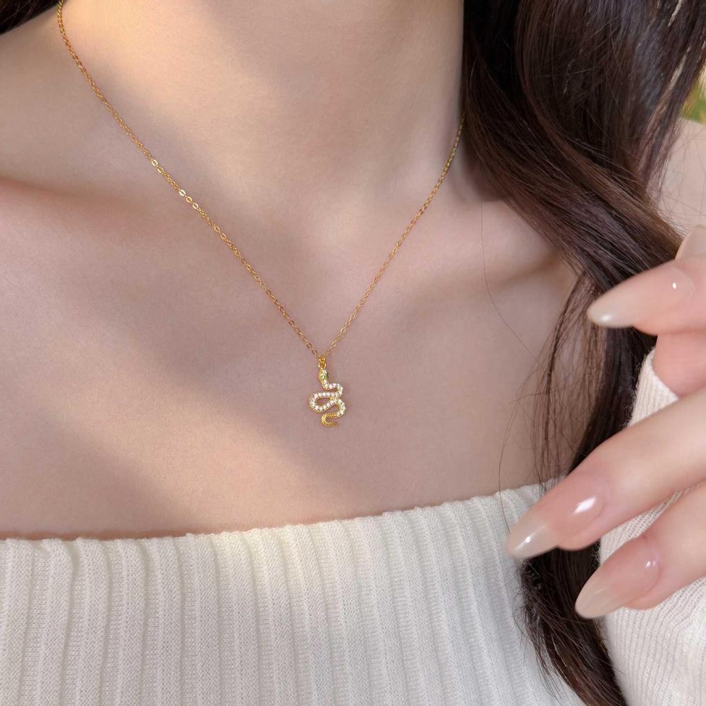 18K Gold-Plated S925 Sterling Silver Snake Necklace with Diamonds - Elegant Women's Clavicle Chain, Niche Design, Luxurious Fashion Accessory