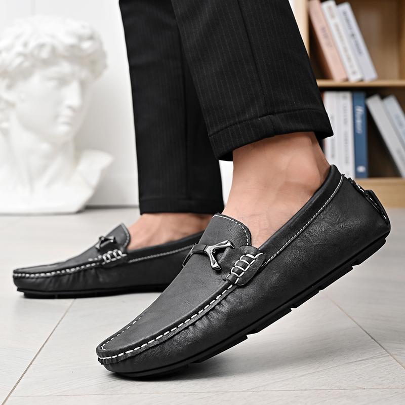 FashionLeather Men Casual Shoes Slip On Soft Comfortable Loafers Men Retro Moccasins Italian Light Male Driving Shoes Men Moccasins
