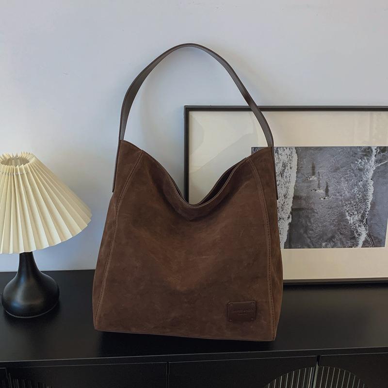 Large capacity tote bag women's new autumn and winter matte commuter bag retro versatile shoulder bag