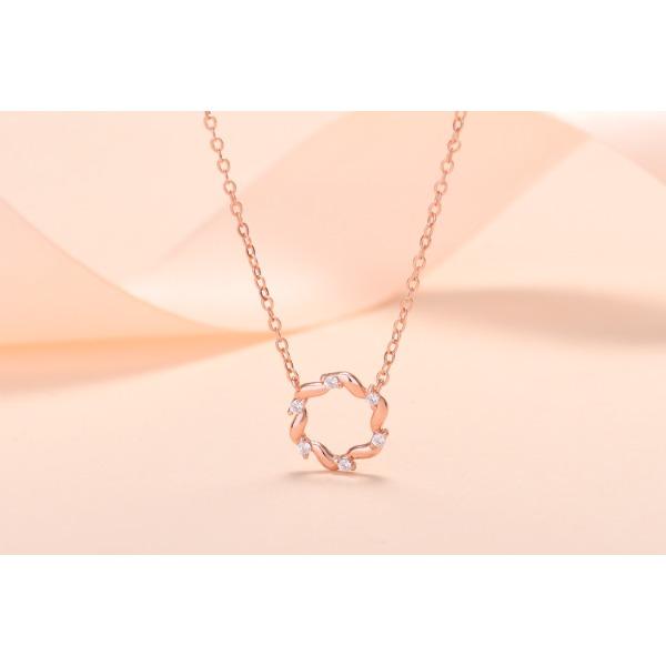 Mobius Ring Necklace for Women Niche Light Luxury Geometric Collarbone Chain Fashionable Small Fresh Rose Gold Garland Pendant
