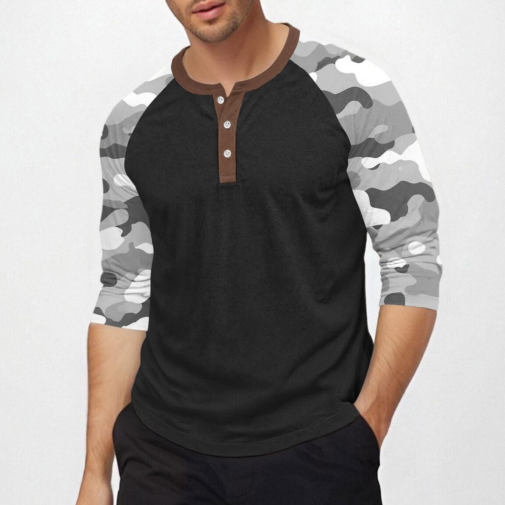 Men's top with three-quarter sleeves and camouflage print