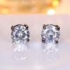 Białe Okrągłe Kolczyki Sztyfty z Diamentami z Czterema Ząbkami dla Kobiet - 8MM Cyrkonia, Modna i Wszechstronna Biżuteria.