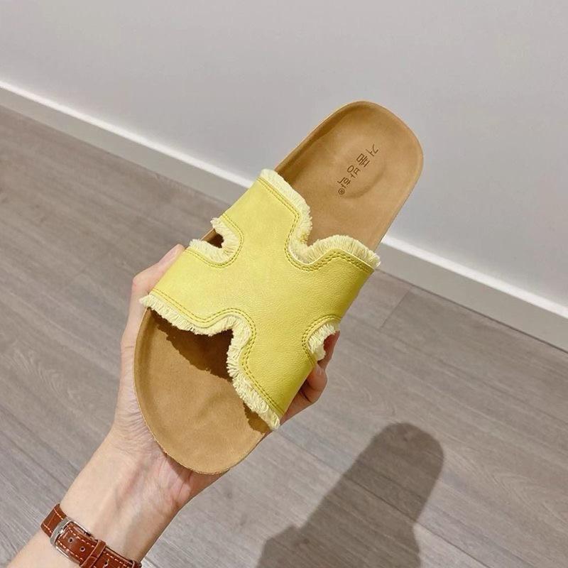 Thick-soled slippers women's summer wear 2025 new shoes Internet celebrity versatile super fire word Birkencool slippers