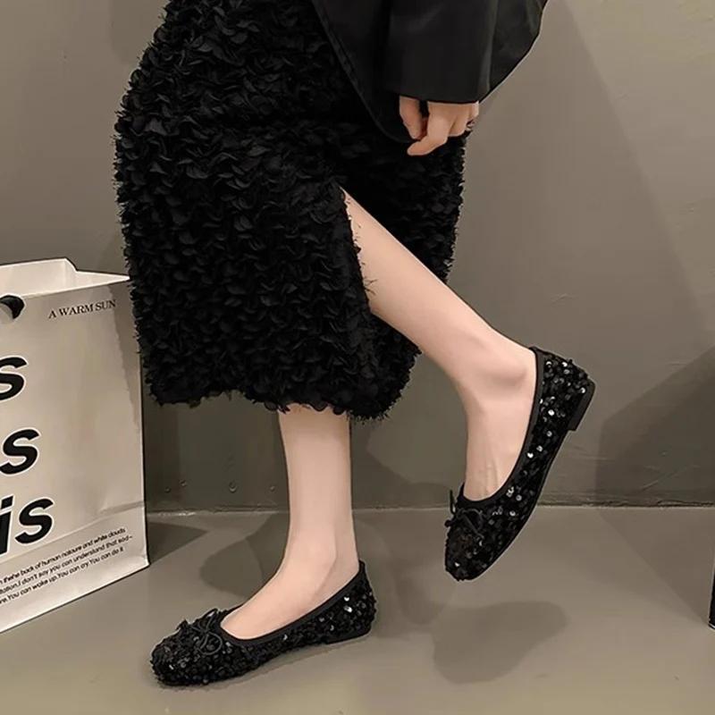 

Мода Мода Серебристые Блестящие Низкие Однотонные Туфли для Женщин Новые Низкие Каблуки Бант Однотонные Туфли Женские Горячая Распродажа Обувь Большого Размера Mujer 43 чёрный