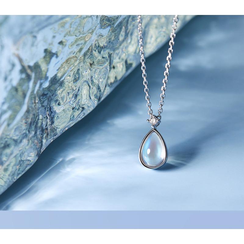 Women Fashion Water Drop Moonstone Pendant Short Clavicle Necklace