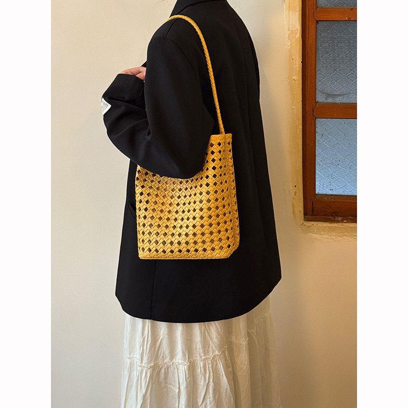 Bucket Bag - A Small and Unique Design Shoulder Bag Suitable for Commuting Tote Bag