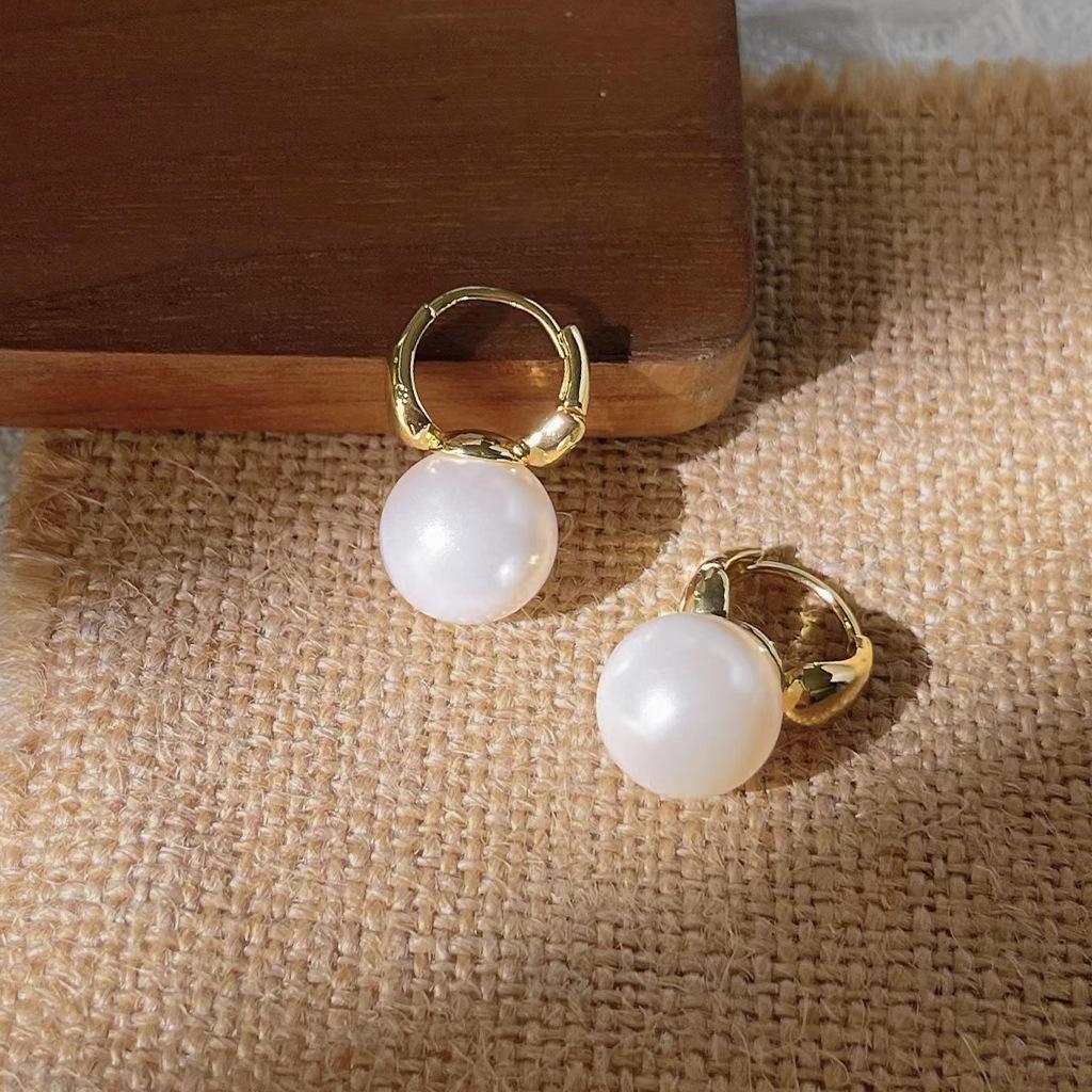 

Shi Jia Покрытые 14-каратным золотом текстурированные серьги в стиле блогера